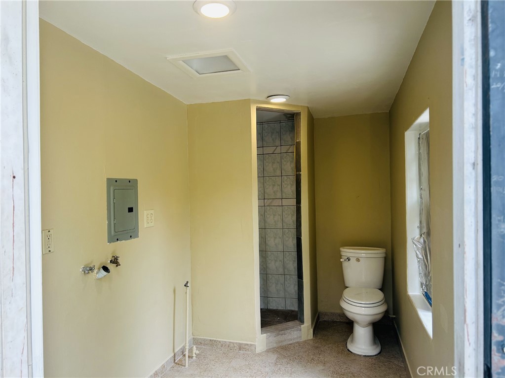 Los Angeles, California, 90033, United States, 4 Bedrooms Bedrooms, ,2 BathroomsBathrooms,Residential,For Sale,1938411