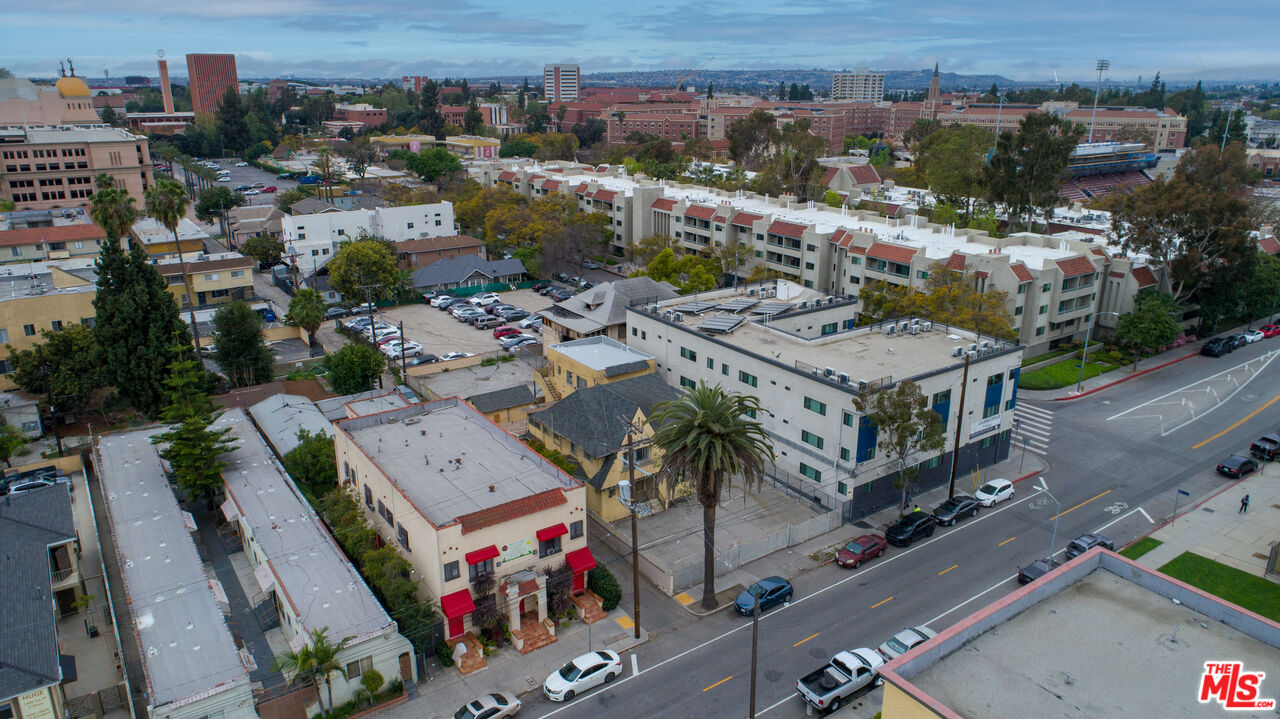 Los Angeles, California, 90007, United States, 15 Bedrooms Bedrooms, ,Residential,For Sale,1971327
