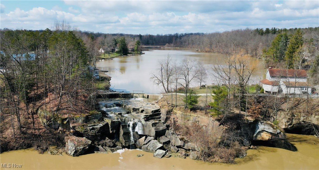 Canfield, Ohio, 44406, United States, 4 Bedrooms Bedrooms, ,3 BathroomsBathrooms,Residential,For Sale,2005733
