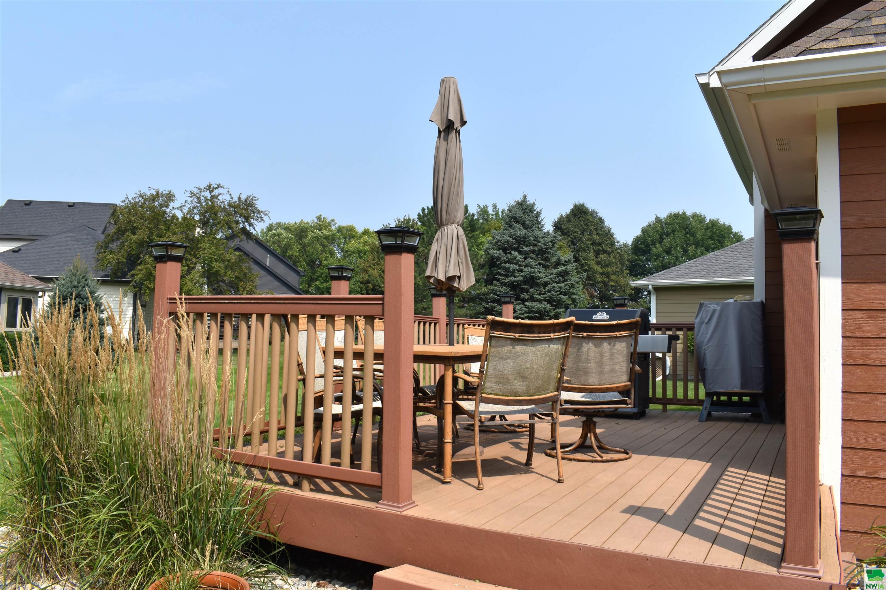 Dakota Dunes, South Dakota, 57049, United States, 5 Bedrooms Bedrooms, ,4 BathroomsBathrooms,Residential,For Sale,1928249