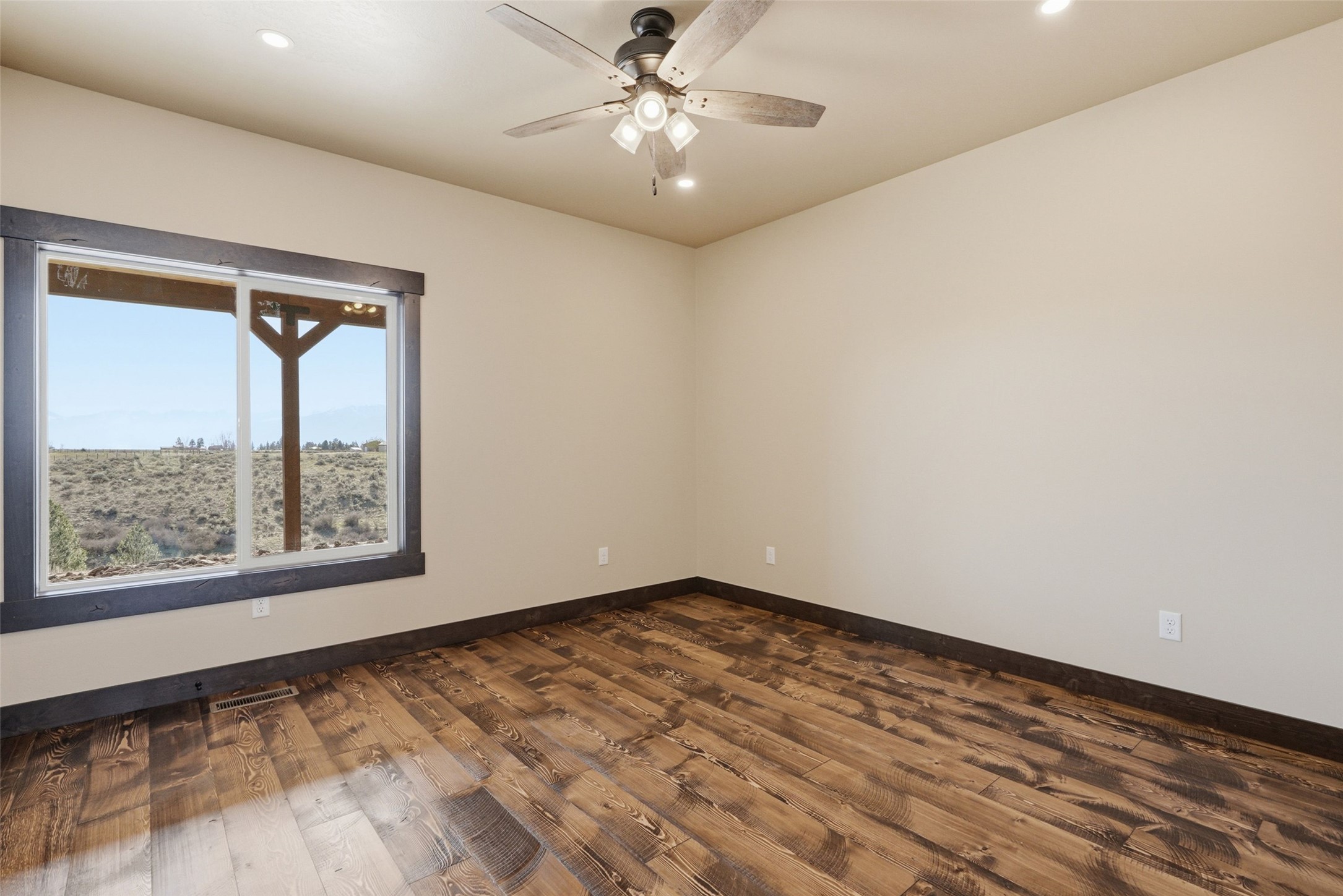  475 Ashleigh Lane - 物件實景