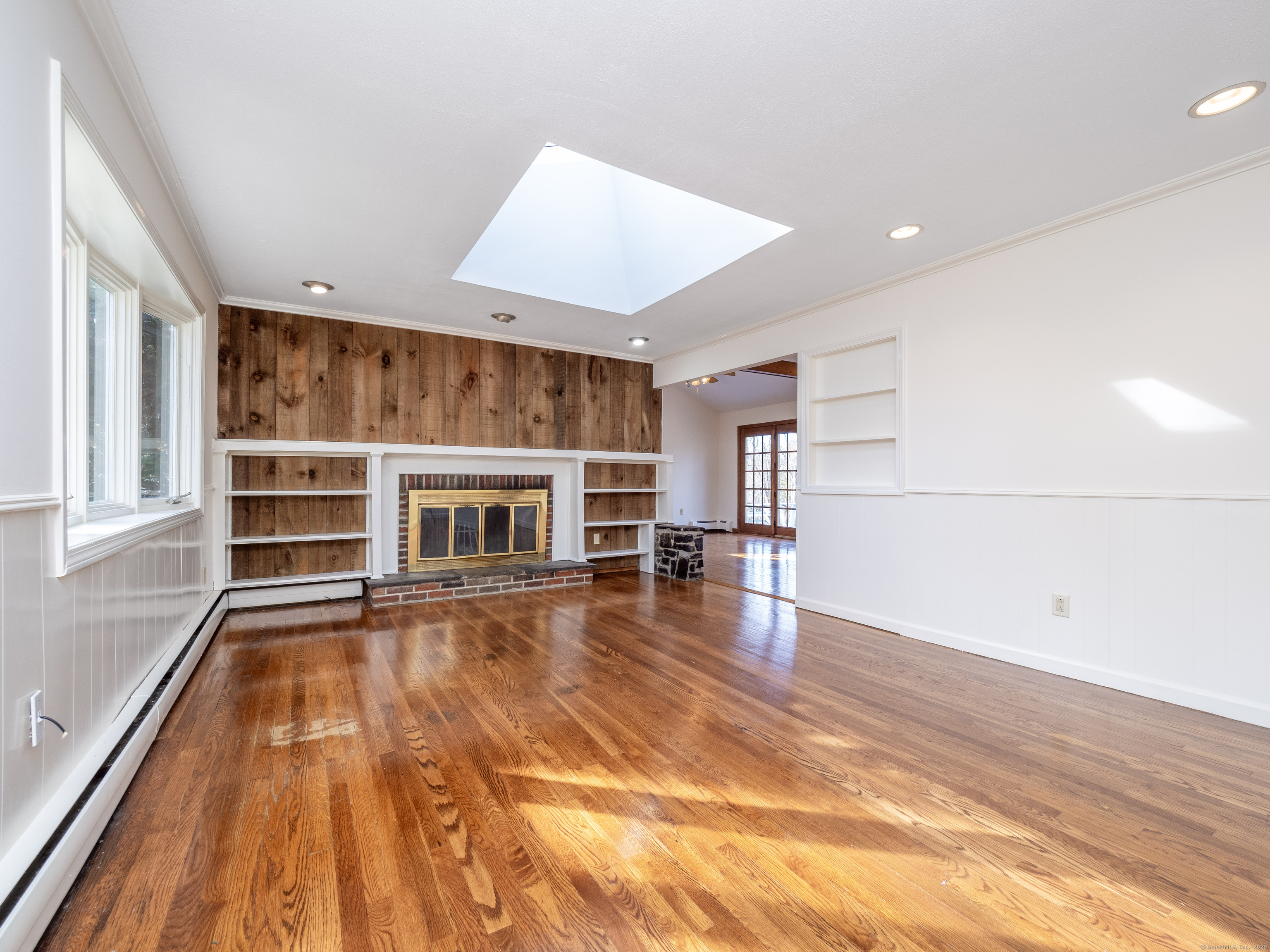 Ridgefield, Connecticut, 06877, United States, 4 Bedrooms Bedrooms, ,2 BathroomsBathrooms,Residential,For Sale,1989394