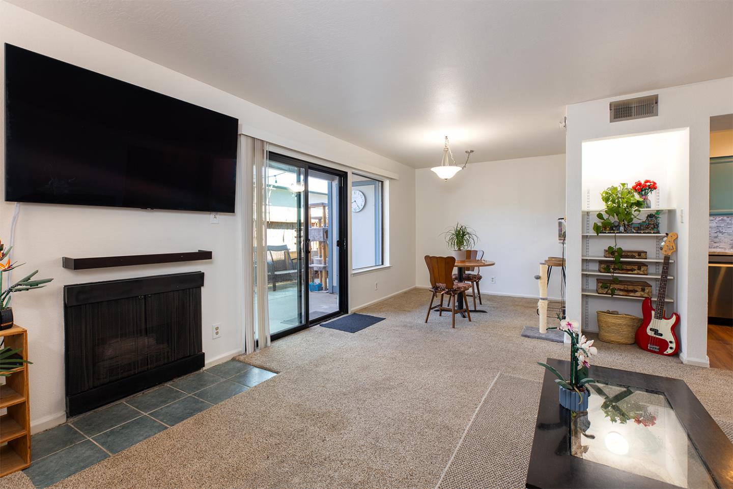 Capitola, California, 95010, United States, 2 Bedrooms Bedrooms, ,1 BathroomBathrooms,Residential,For Sale,1920106