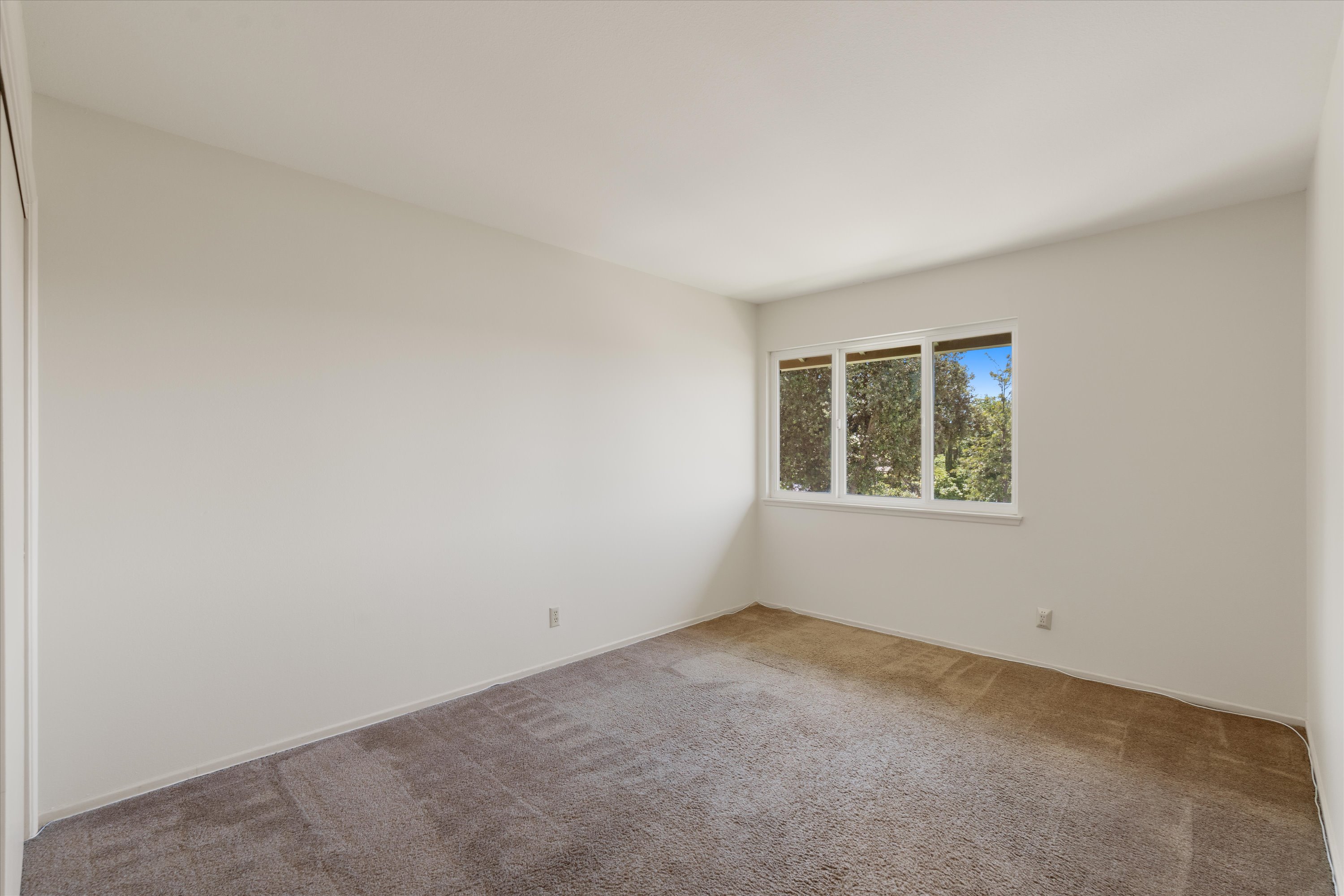 Thousand Oaks, California, 91360, United States, 5 Bedrooms Bedrooms, ,3 BathroomsBathrooms,Residential,For Sale,1895028
