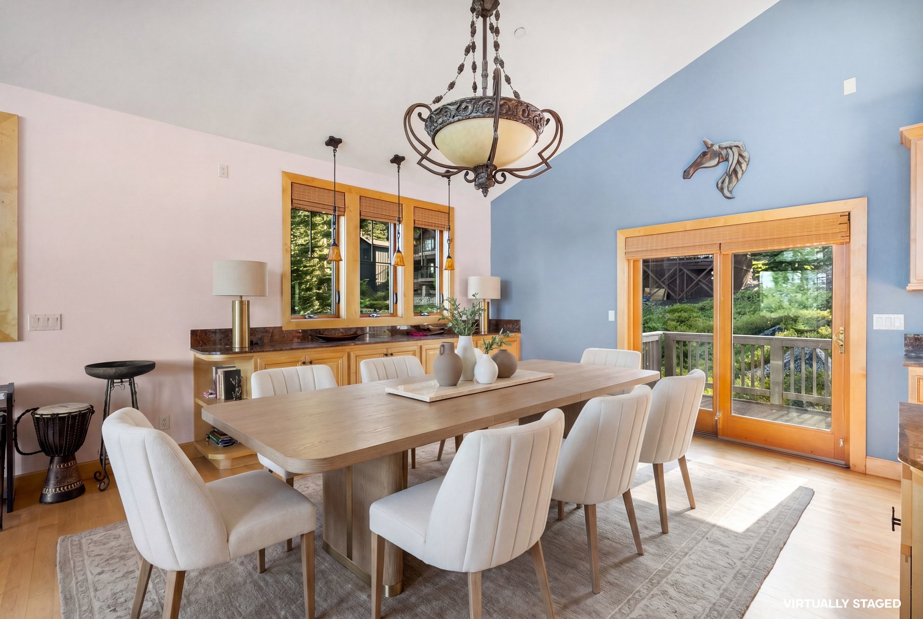  West Shore Mountain Retreat with Breathtaking Lake Views - 物件實景