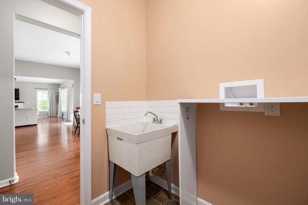 Milton, Delaware, 19968, United States, 4 Bedrooms Bedrooms, ,3 BathroomsBathrooms,Residential,For Sale,1804987