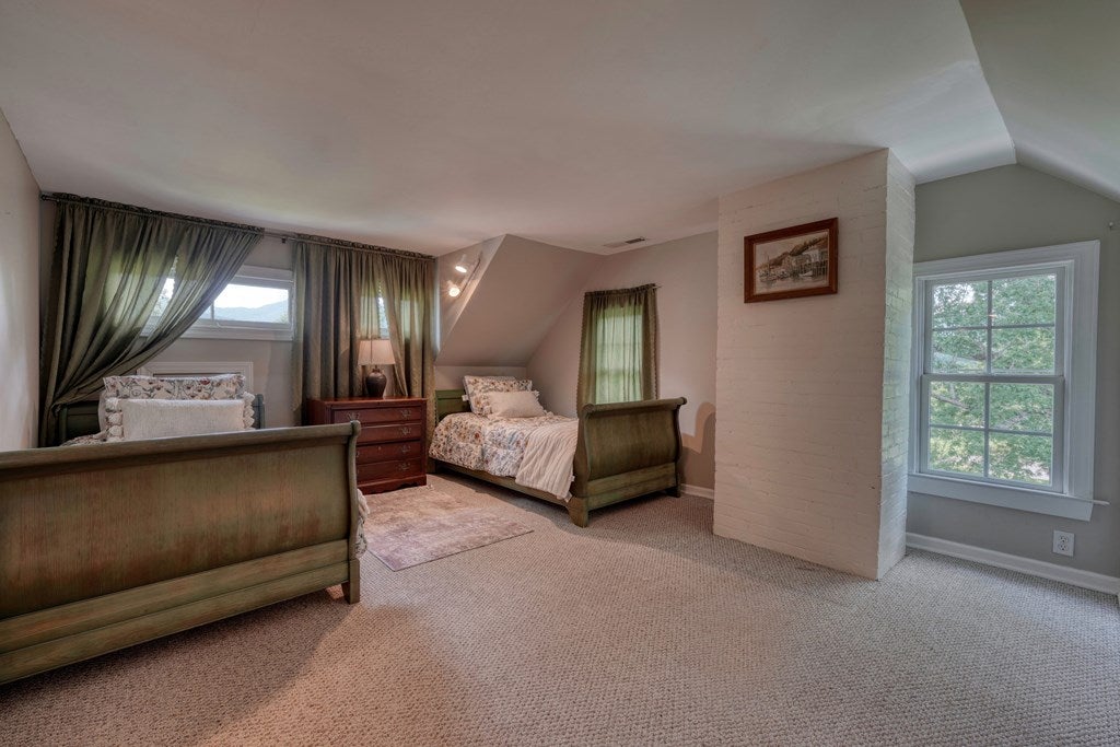 Andrews, North Carolina, 28901, United States, 5 Bedrooms Bedrooms, ,4 BathroomsBathrooms,Residential,For Sale,1912195