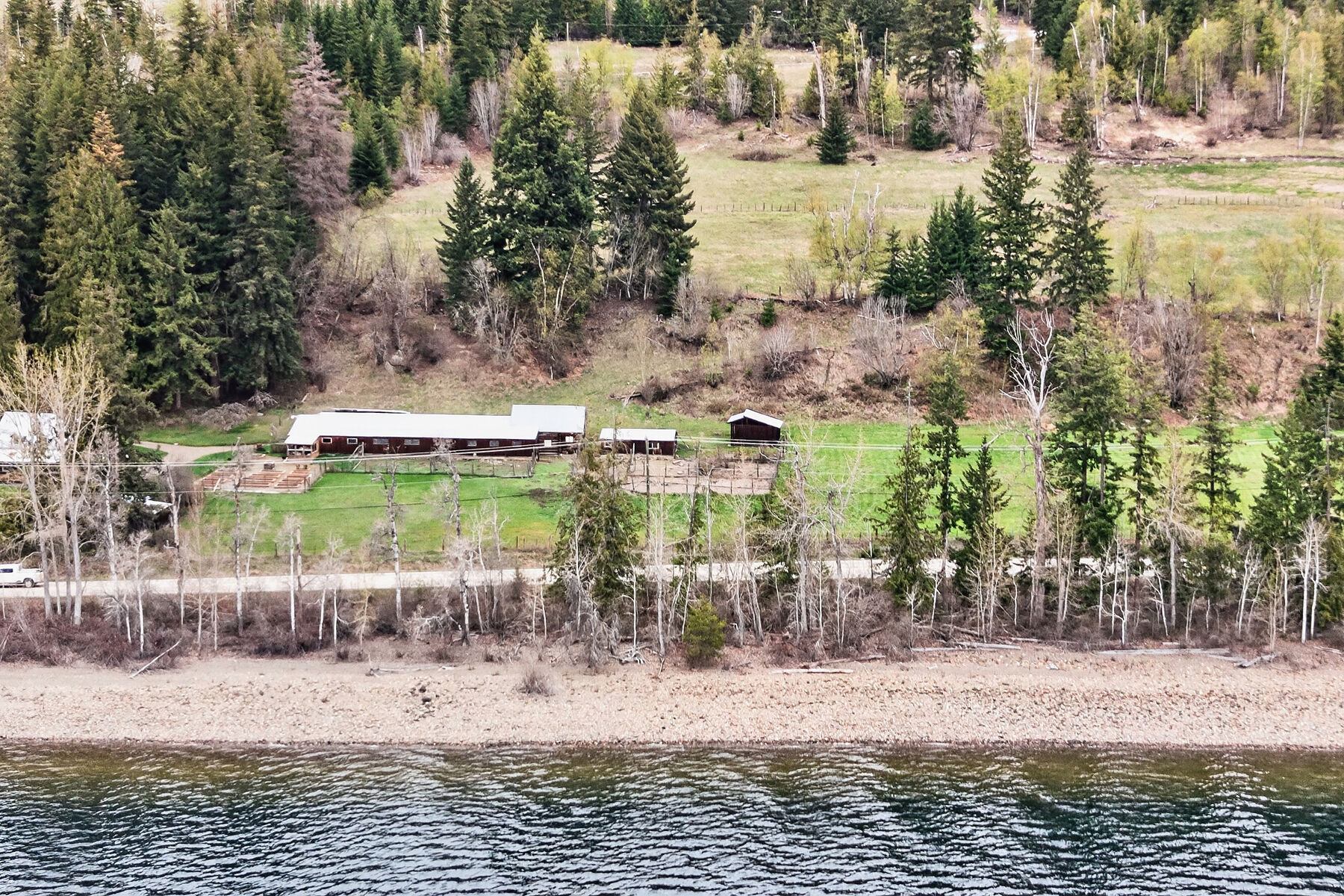  Own A Piece of Shuswap History - 物件實景