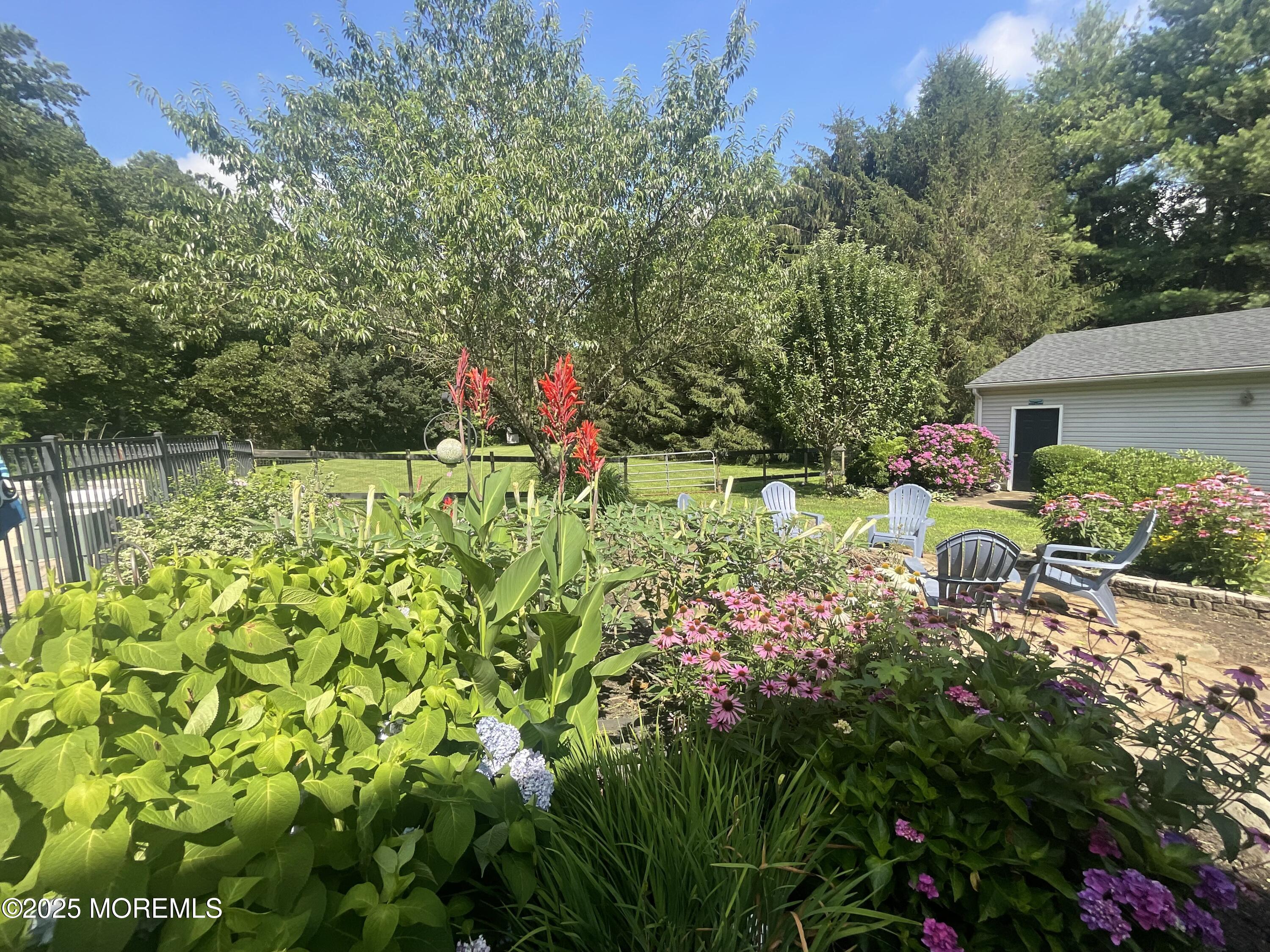 Cream Ridge, New Jersey, 08514, United States, 4 Bedrooms Bedrooms, ,3 BathroomsBathrooms,Residential,For Sale,1904272