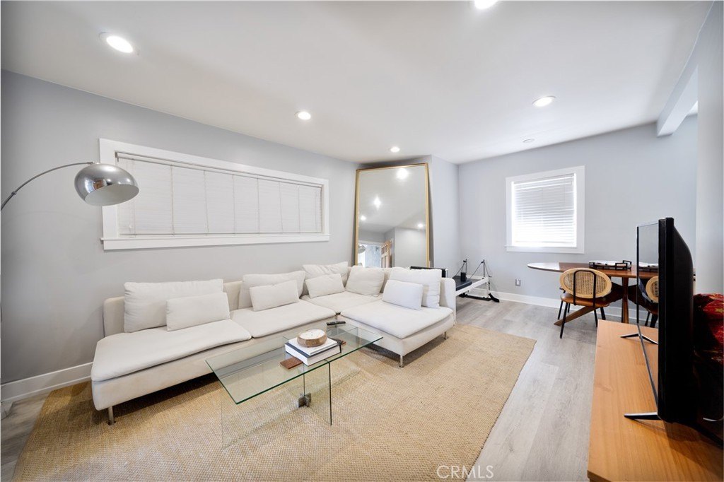 Venice, California, 90291, United States, 10 Bedrooms Bedrooms, ,8 BathroomsBathrooms,Residential,For Sale,1826994