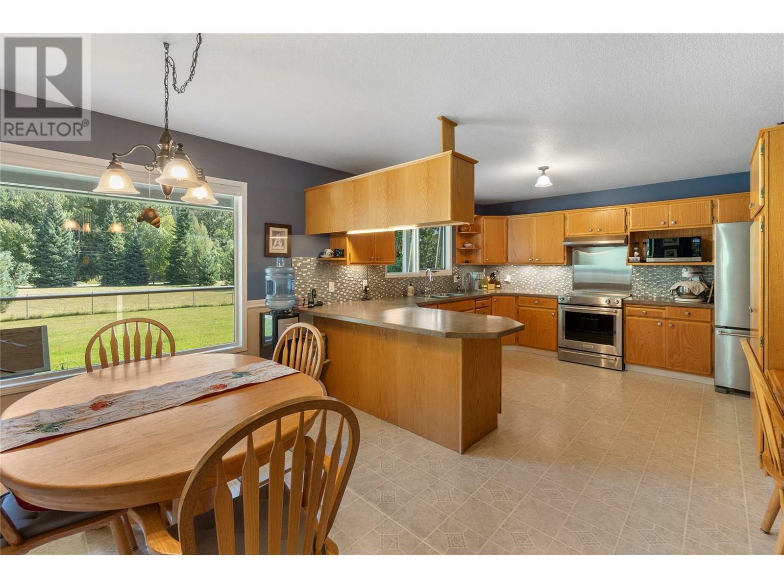 CASTLEGAR, British Columbia, V1N 4S6, CA, 4 Bedrooms Bedrooms, ,3 BathroomsBathrooms,Residential,For Sale,1859816