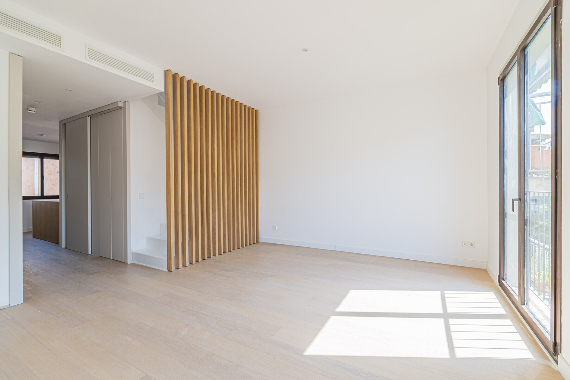  Newly constructed duplex penthouse near the beach - 物件實景