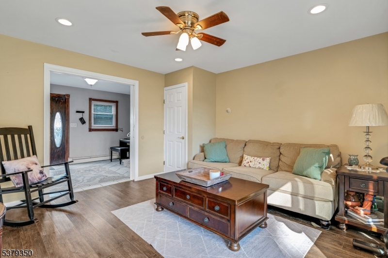 Mount Olive Twp., New Jersey, 07840, United States, 5 Bedrooms Bedrooms, ,4 BathroomsBathrooms,Residential,For Sale,2002933