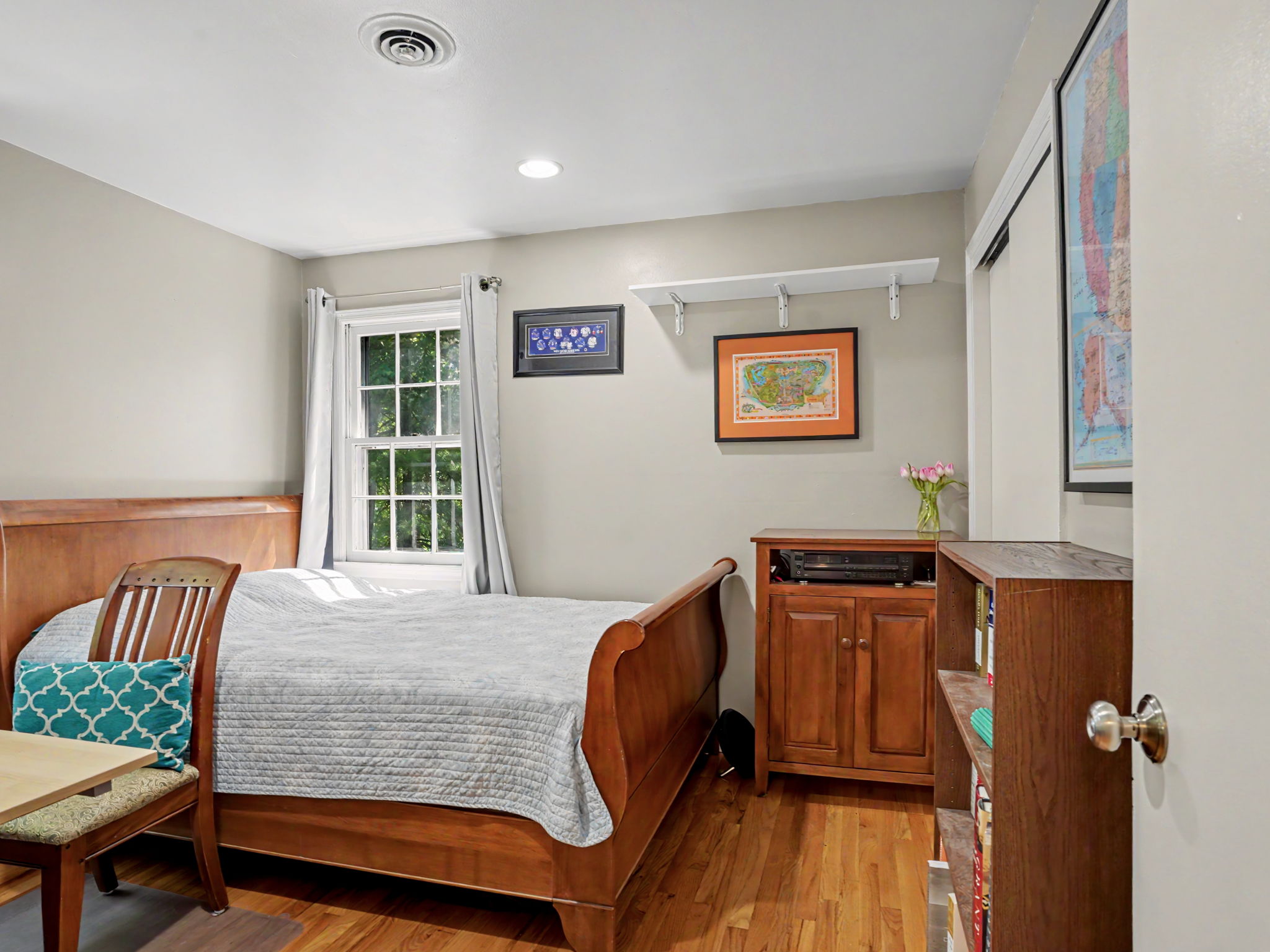 Hilltop Lake Hills Oasis with Renovated Chef