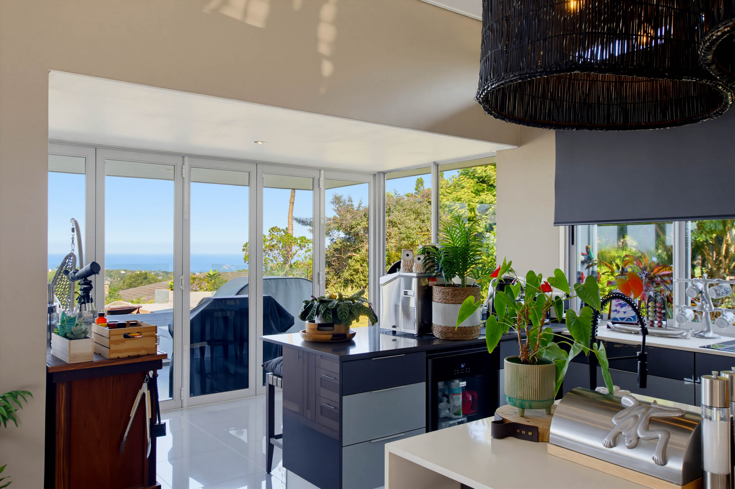  Contemporary Coastal Luxury with Panoramic Ocean Views in Brettenwood Estate - 物件實景
