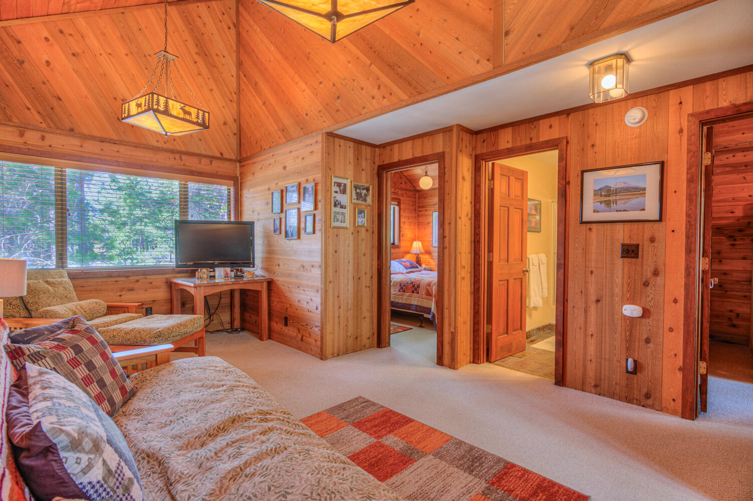 Sunriver, Oregon, 97707, United States, 3 Bedrooms Bedrooms, ,2 BathroomsBathrooms,Residential,For Sale,1978844