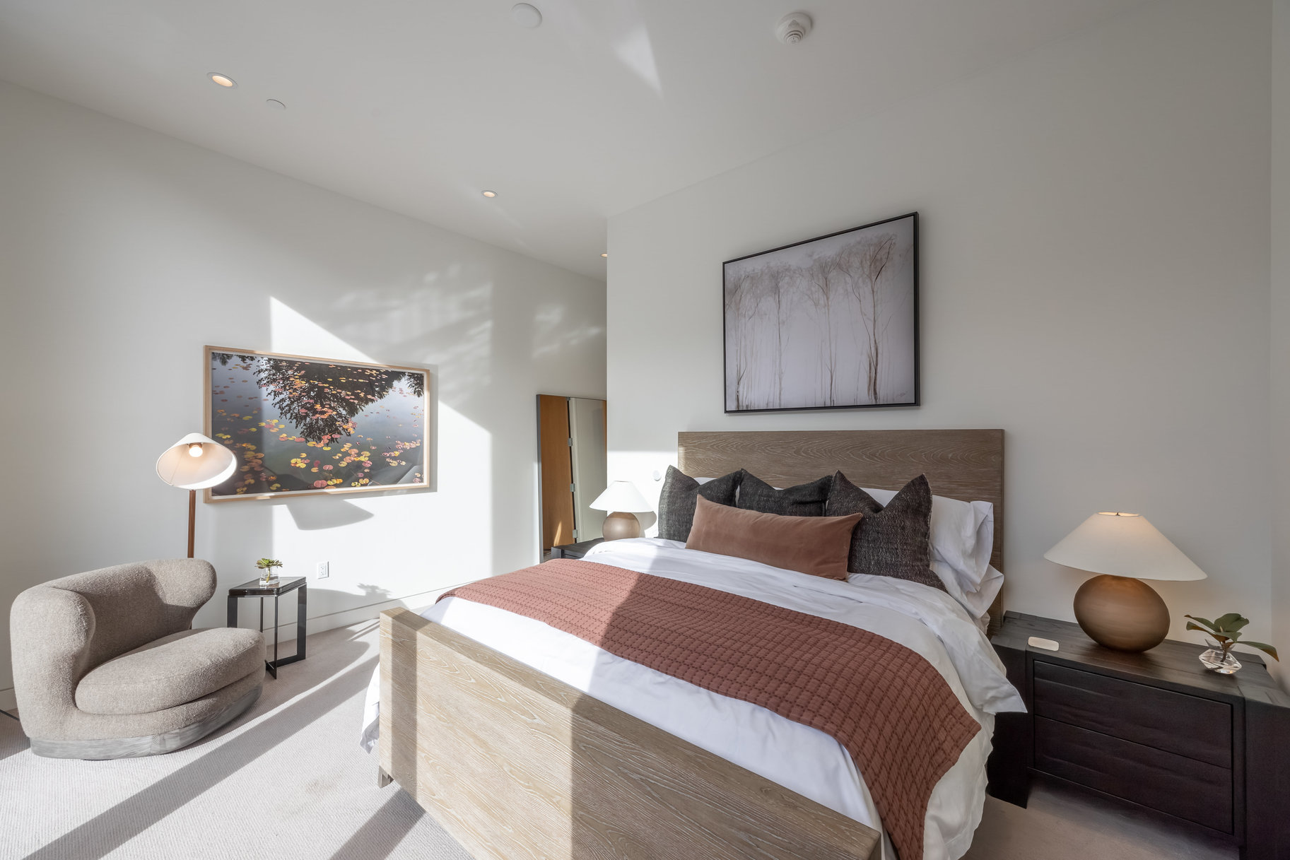  Furnished 5-bedroom Penthouse at Founder