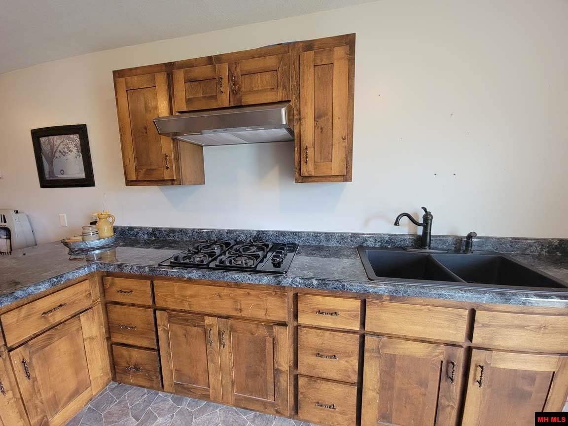 Franklin, Arkansas, 72536, United States, 5 Bedrooms Bedrooms, ,3 BathroomsBathrooms,Residential,For Sale,2039993
