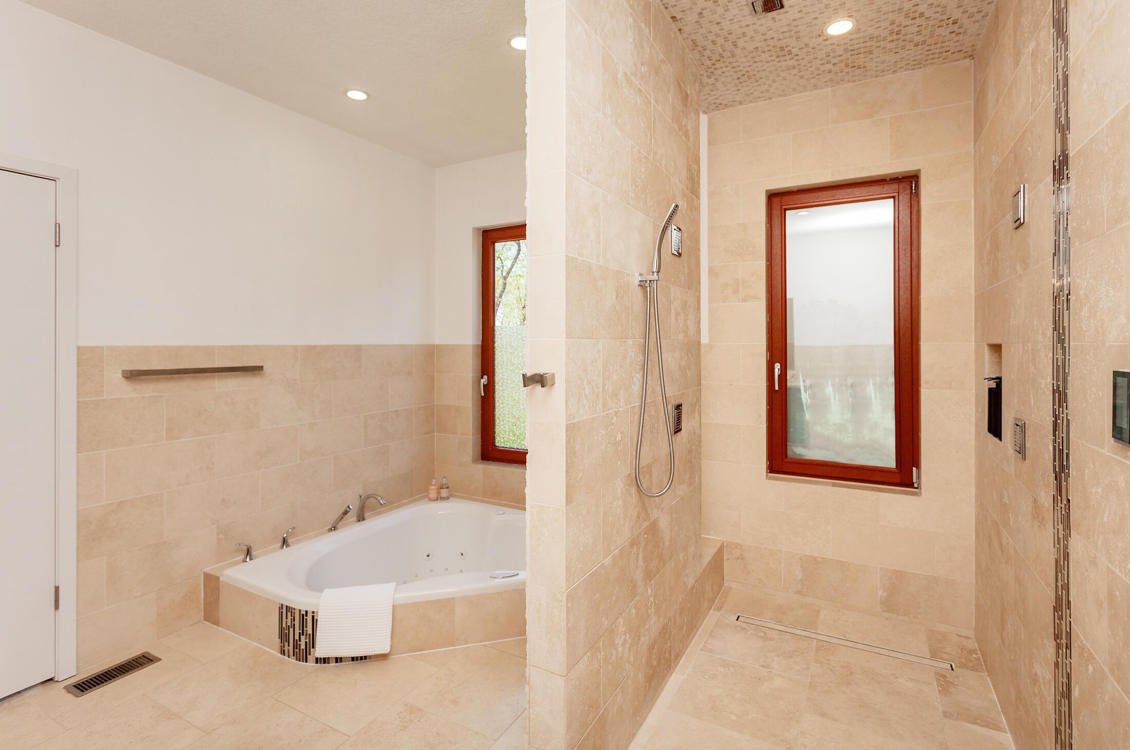 Ames, Iowa, 50014, United States, 4 Bedrooms Bedrooms, ,5 BathroomsBathrooms,Residential,For Sale,1801631