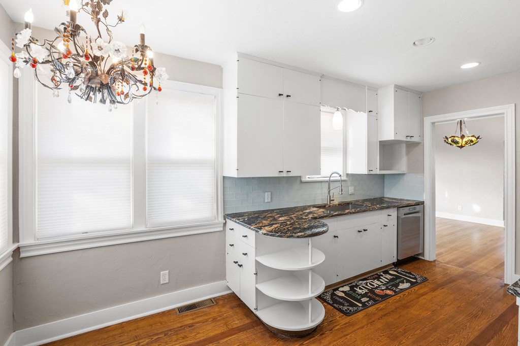 Fredericksburg, Texas, 78624, United States, 4 Bedrooms Bedrooms, ,4 BathroomsBathrooms,Residential,For Sale,1727935
