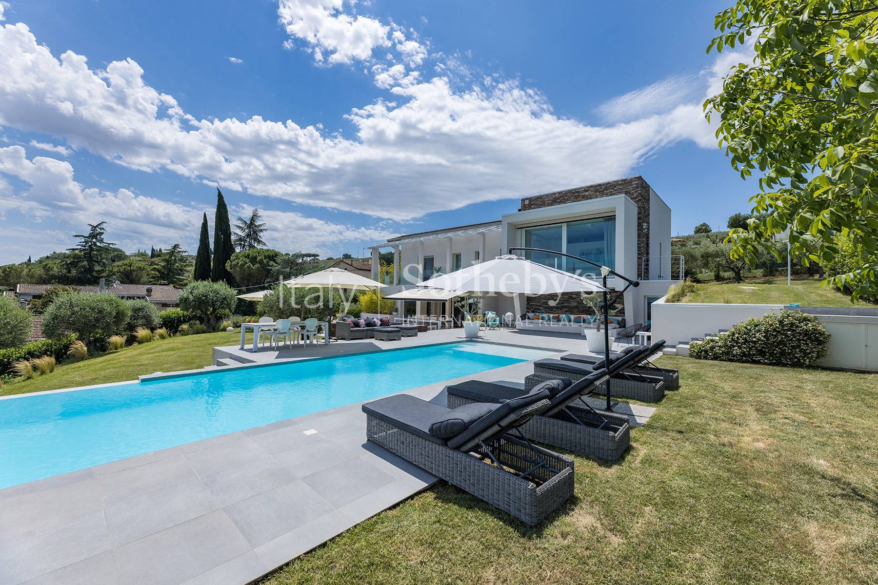  Contemporary designer residence nestled in peaceful surroundings - 物件實景
