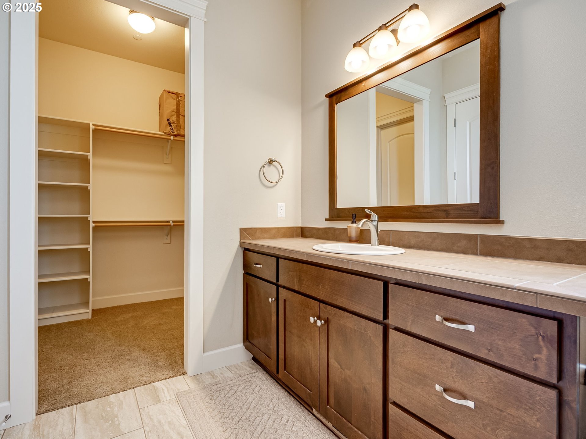 Camas, Washington, 98607, United States, 4 Bedrooms Bedrooms, ,4 BathroomsBathrooms,Residential,For Sale,1837828