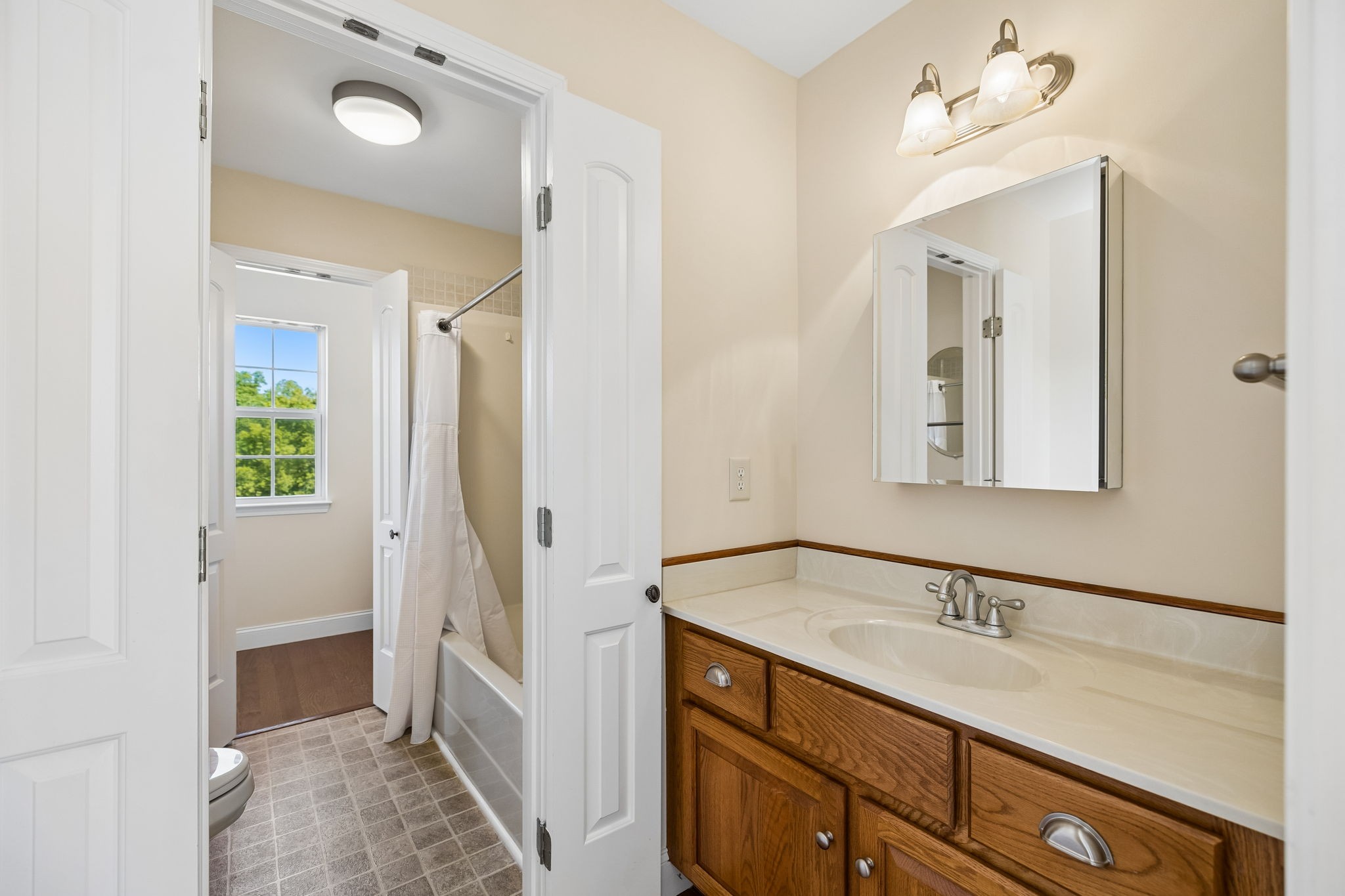  2216 Twin Peaks Ct, Spring Hill, TN, 37174 - 物件實景