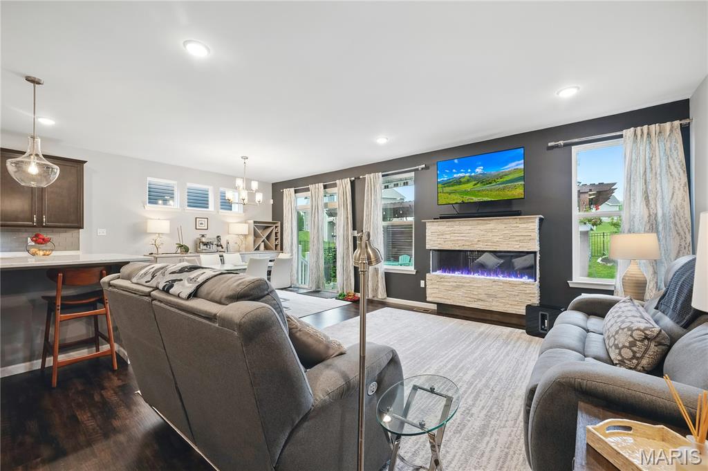 St Charles, Missouri, 63301, United States, 4 Bedrooms Bedrooms, ,3 BathroomsBathrooms,Residential,For Sale,1997020