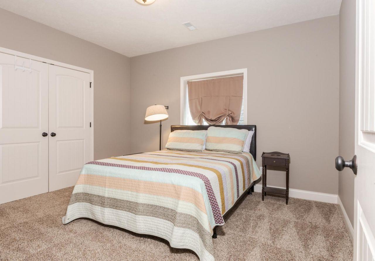 Bloomington, Illinois, 61705, United States, 5 Bedrooms Bedrooms, ,5 BathroomsBathrooms,Residential,For Sale,1817687