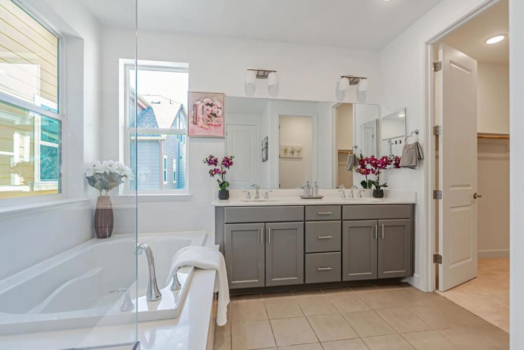 Hercules, California, 94547, United States, 4 Bedrooms Bedrooms, ,3 BathroomsBathrooms,Residential,For Sale,1978520