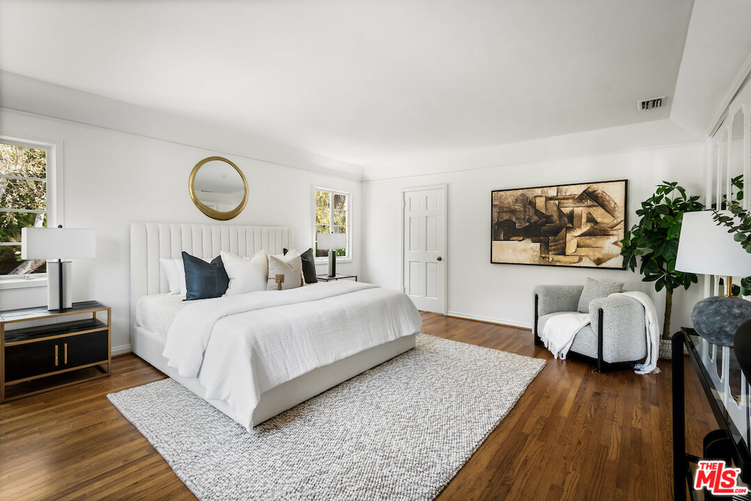 Los Angeles, California, 90068, United States, 4 Bedrooms Bedrooms, ,4 BathroomsBathrooms,Residential,For Sale,1938663