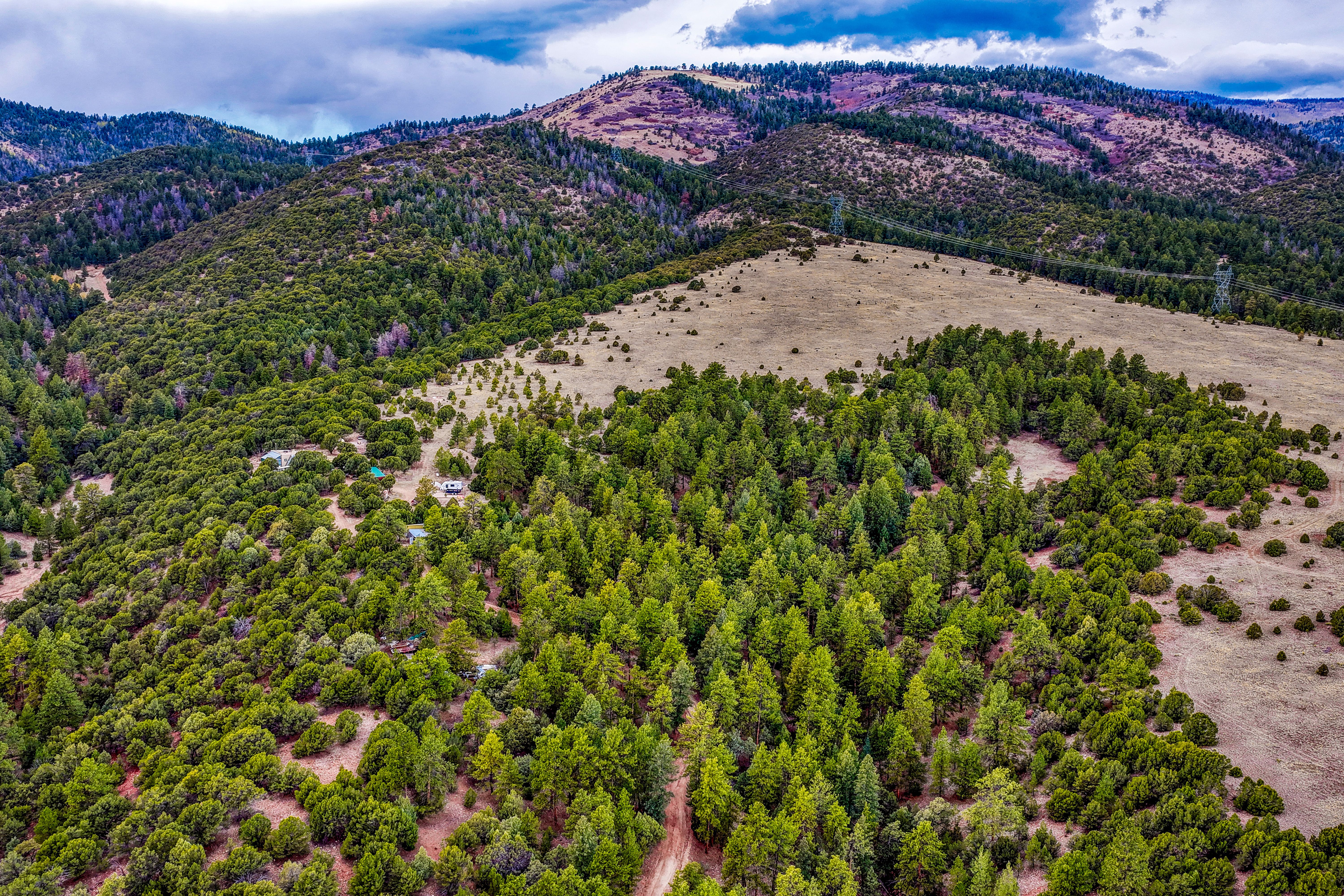  Spectacular 119 acre ranch tucked into a scenic mountain valley - 物件實景