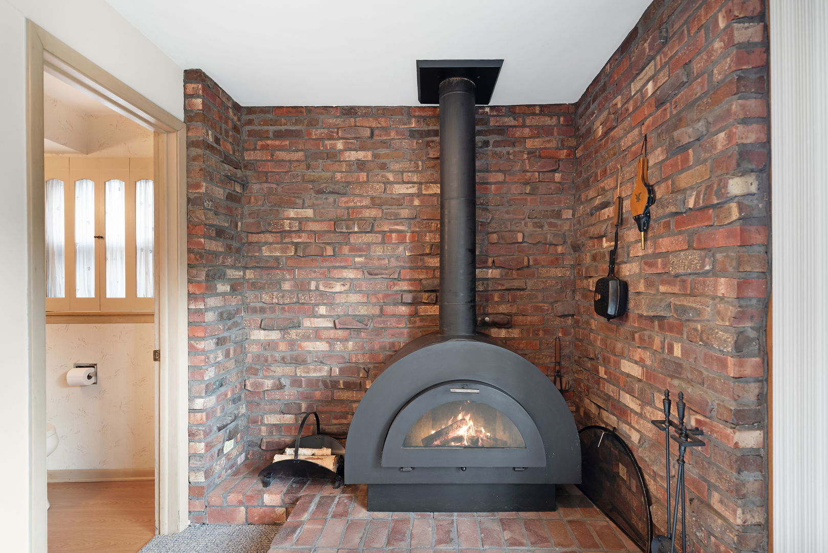 Des plaines, Illinois, 60016, United States, 3 Bedrooms Bedrooms, ,3 BathroomsBathrooms,Residential,For Sale,1991733