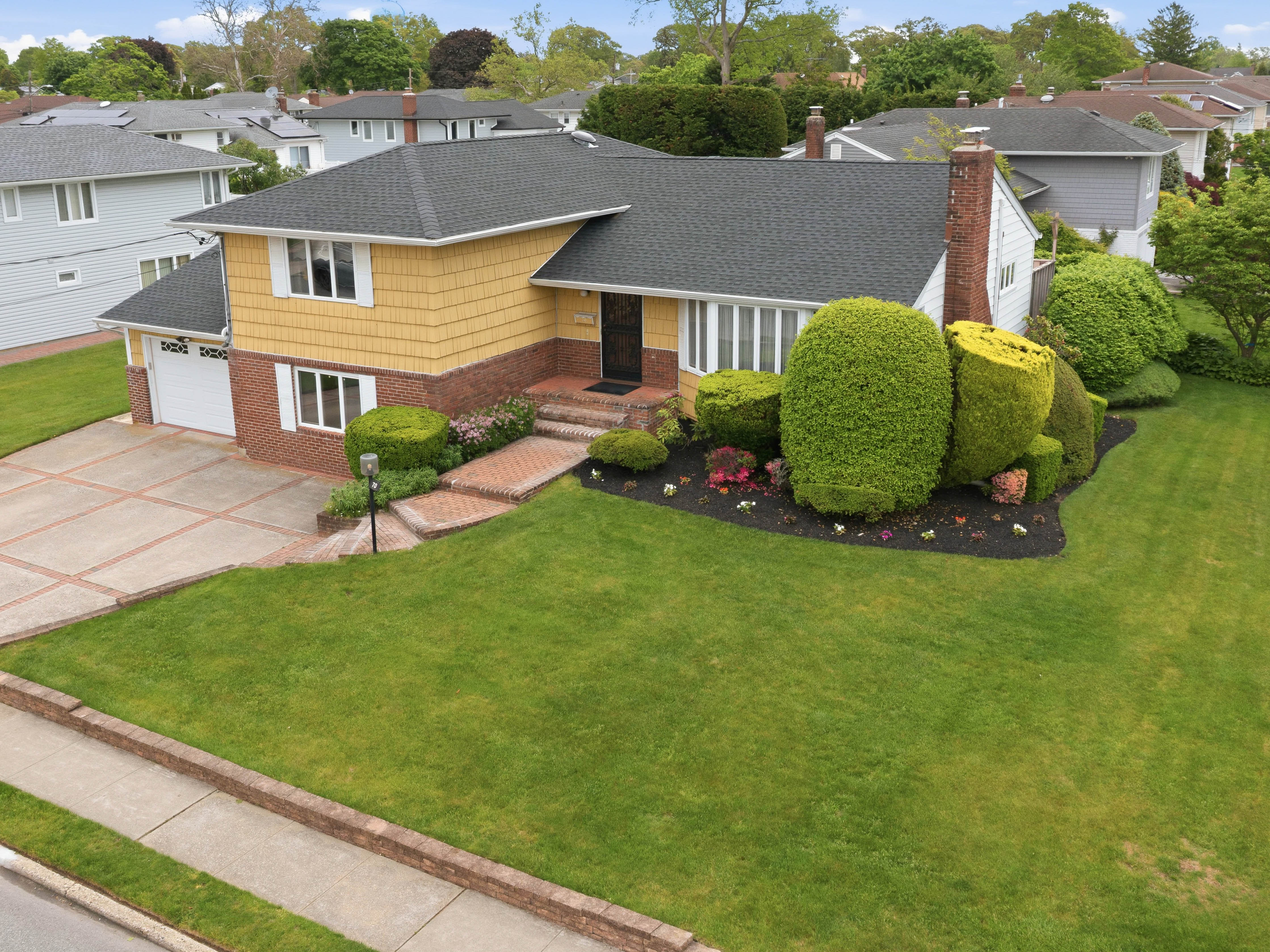  70 Polo Road, Massapequa, NY 11758 - 物件實景