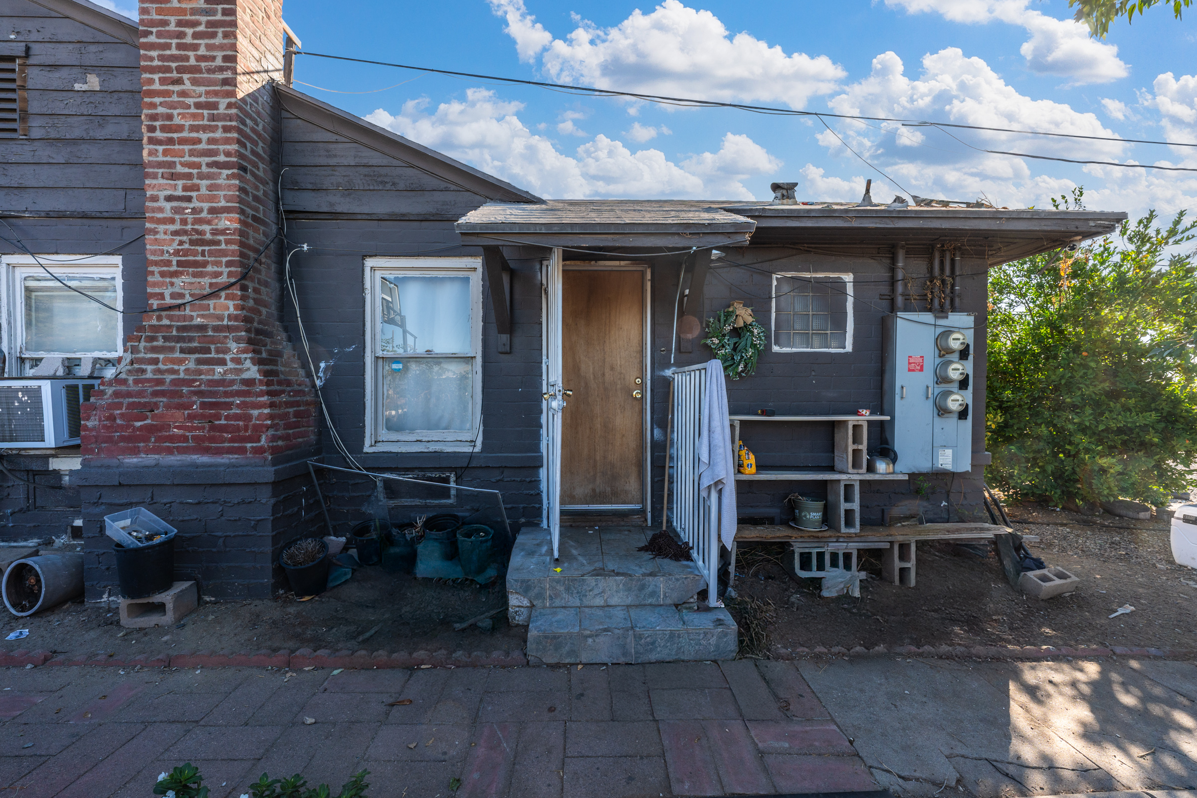 Fontana, California, 92336, United States, 7 Bedrooms Bedrooms, ,4 BathroomsBathrooms,Residential,For Sale,1988528