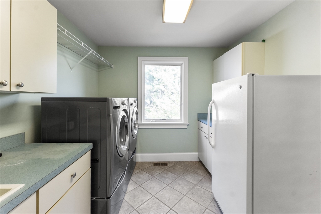 Plymouth, Massachusetts, 02360, United States, 4 Bedrooms Bedrooms, ,4 BathroomsBathrooms,Residential,For Sale,1903288