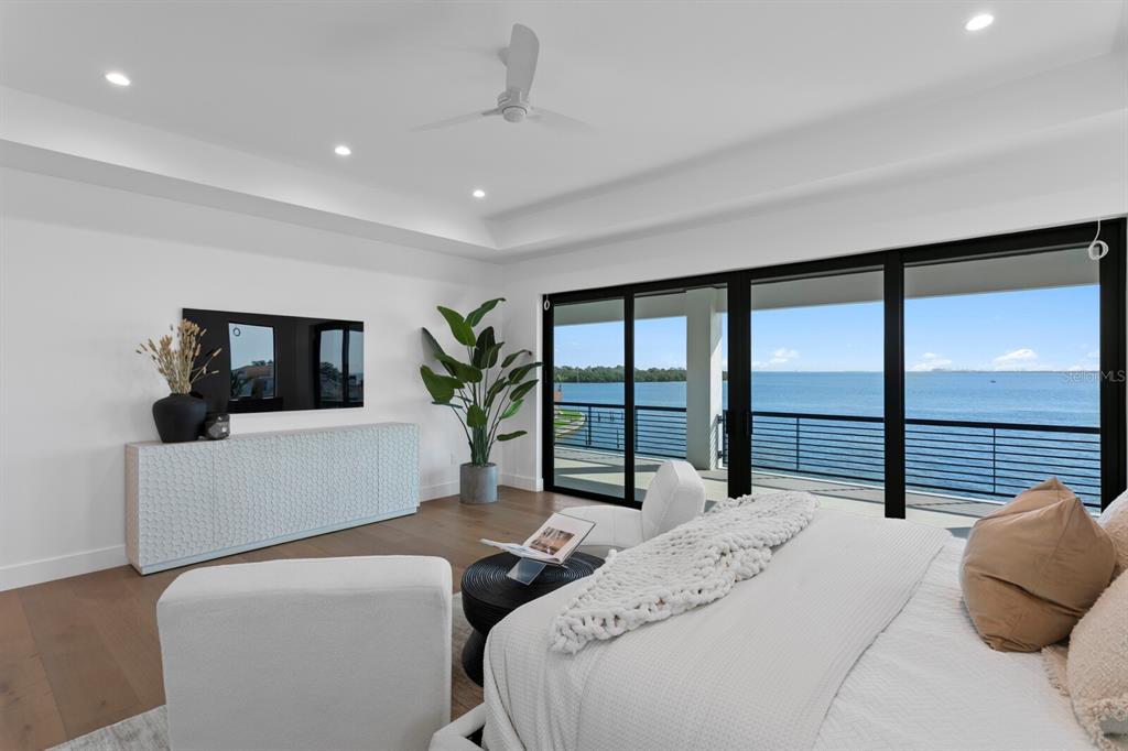 St Petersburg, Florida, 33703, United States, 5 Bedrooms Bedrooms, ,6 BathroomsBathrooms,Residential,For Sale,1856126