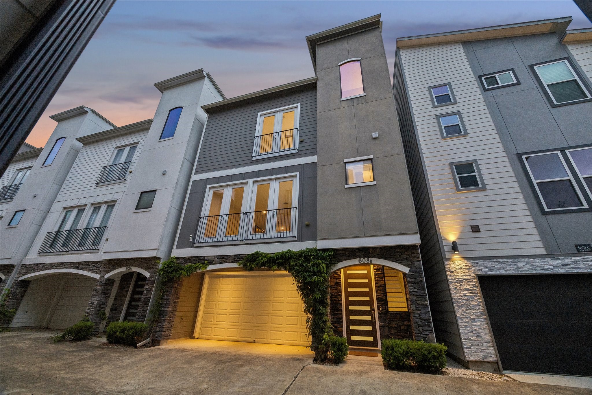  608 W 28th Street B - 物件實景