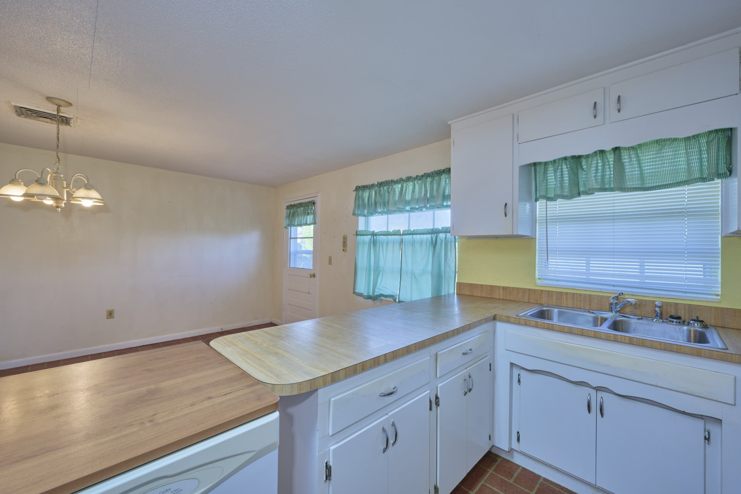 BARTOW, Florida, 33830, United States, 3 Bedrooms Bedrooms, ,2 BathroomsBathrooms,Residential,For Sale,1915491