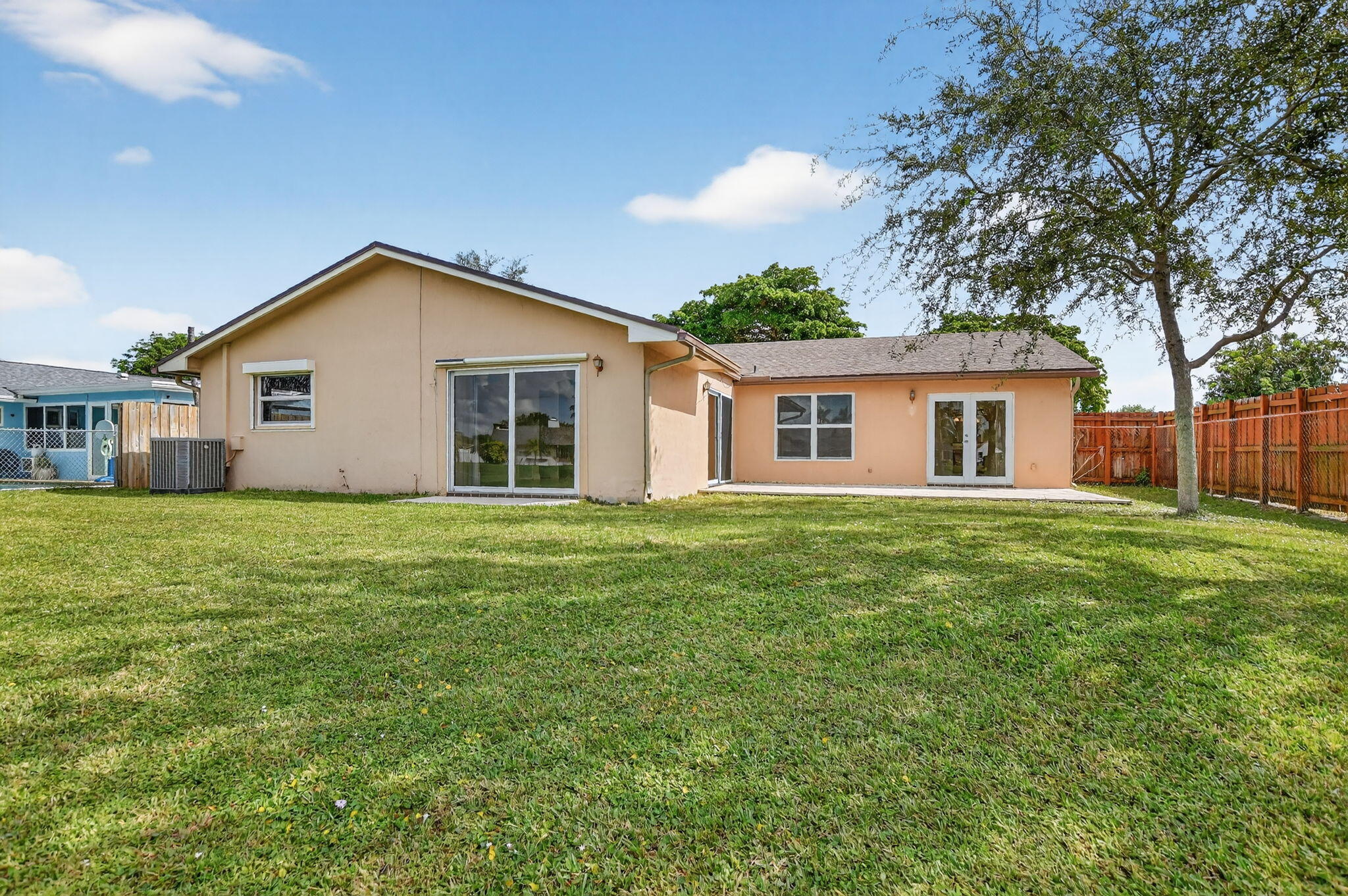 Deerfield Beach, Florida, 33442, United States, 3 Bedrooms Bedrooms, ,2 BathroomsBathrooms,Residential,For Sale,1989496