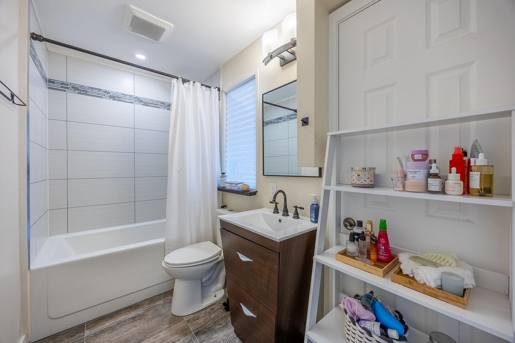  5475 Lakeshore Rd 113 - 物件實景