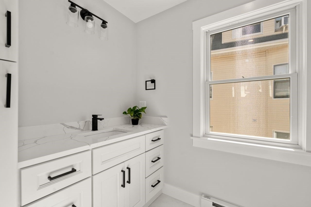 Gloucester, Massachusetts, 01930, United States, 2 Bedrooms Bedrooms, ,2 BathroomsBathrooms,Residential,For Sale,1916959