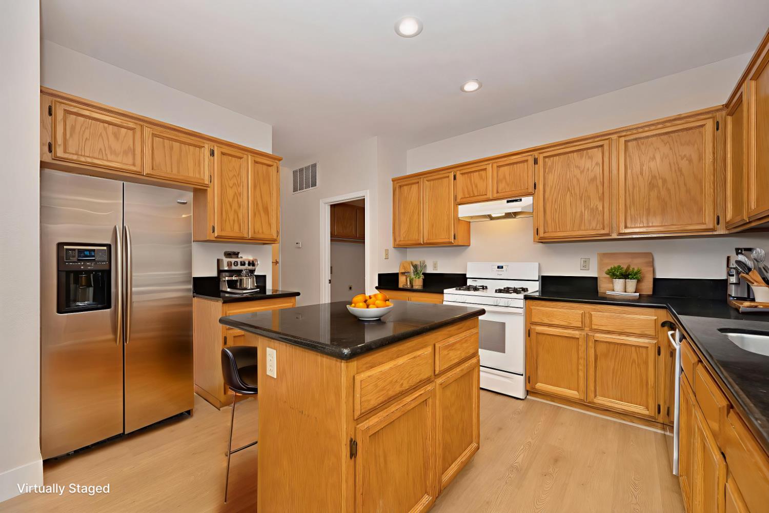 Roseville, California, 95661, United States, 4 Bedrooms Bedrooms, ,3 BathroomsBathrooms,Residential,For Sale,1989245