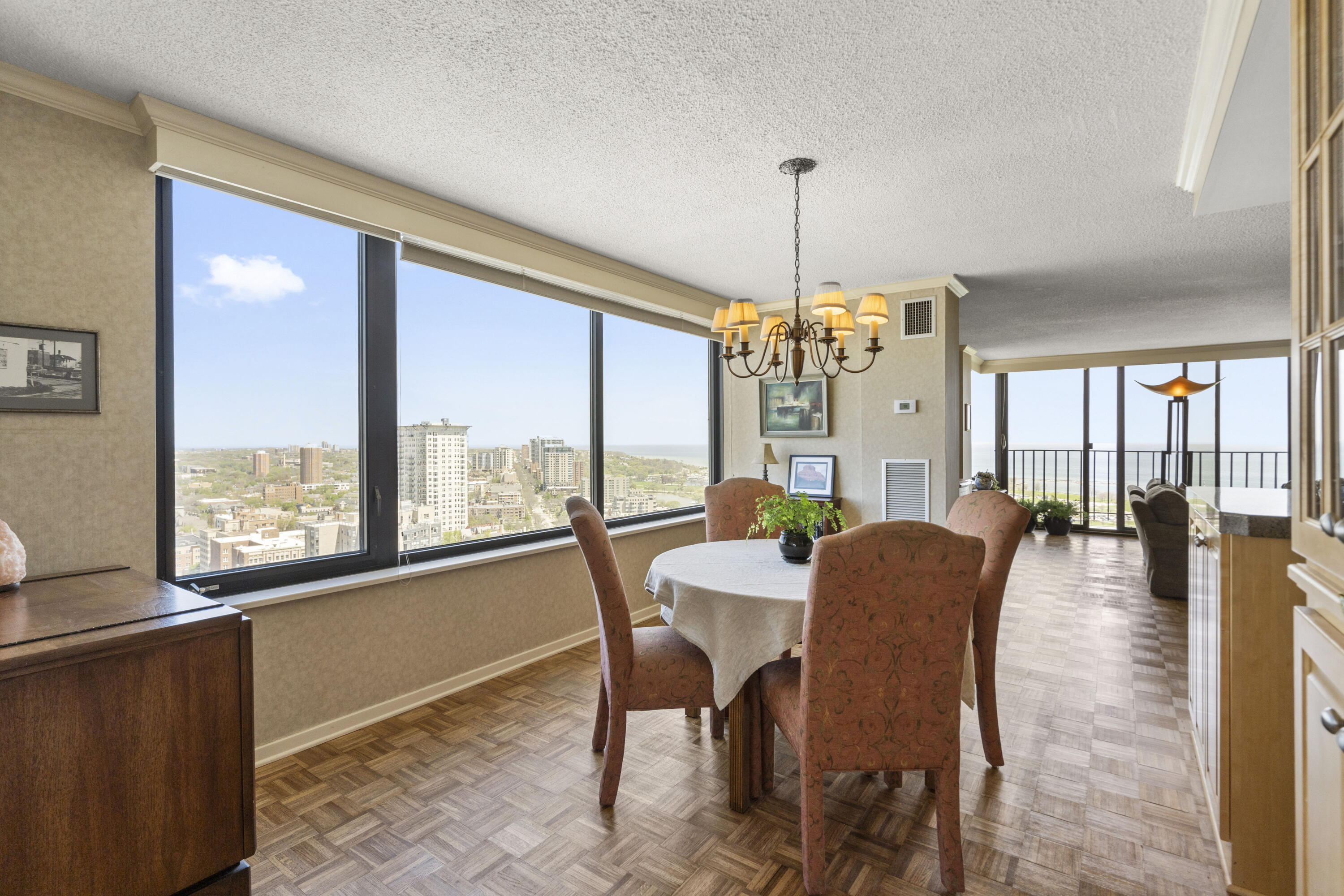 Milwaukee, Wisconsin, 53202, United States, 5 Bedrooms Bedrooms, ,5 BathroomsBathrooms,Residential,For Sale,1827277