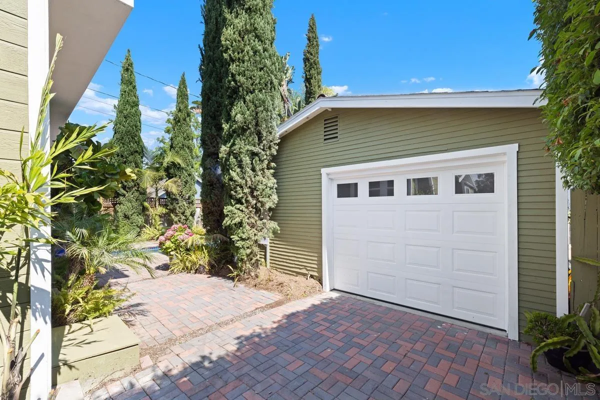San Diego, California, 92116, United States, 3 Bedrooms Bedrooms, ,3 BathroomsBathrooms,Residential,For Sale,1895813