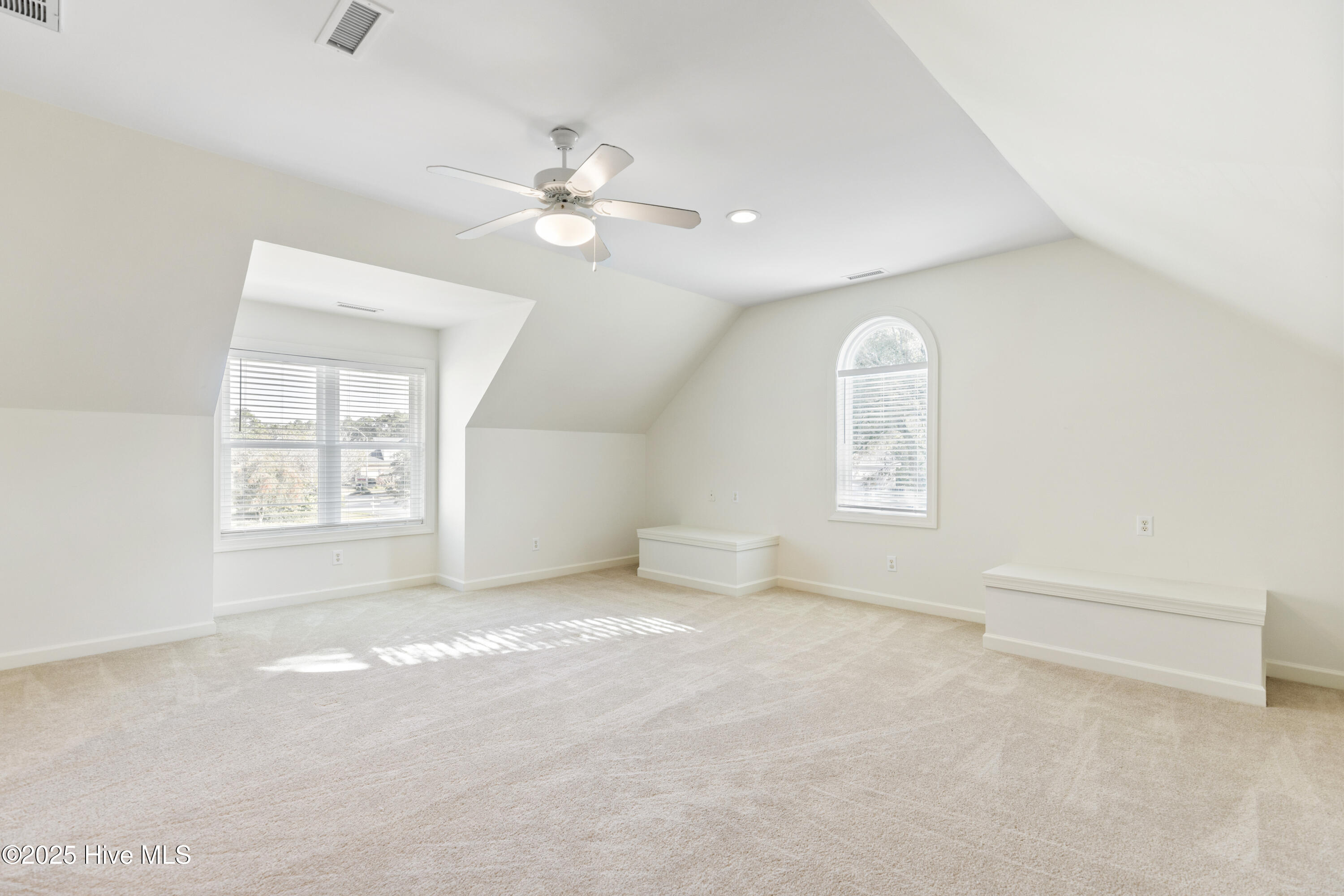 Wilmington, North Carolina, 28409, United States, 4 Bedrooms Bedrooms, ,4 BathroomsBathrooms,Residential,For Sale,1991062