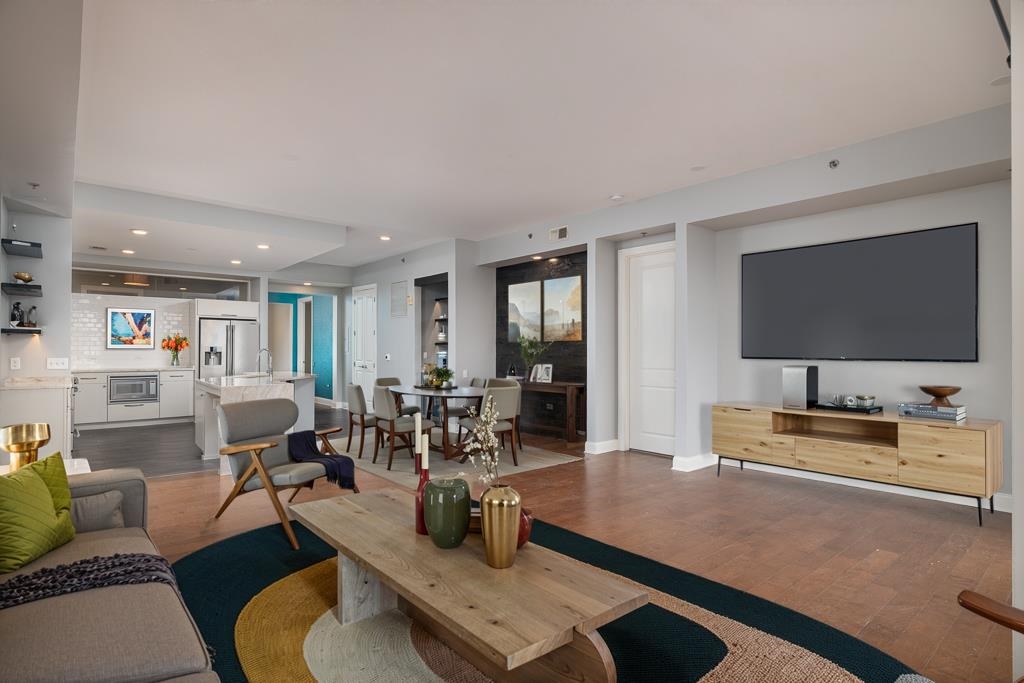 Memphis, Tennessee, 38103, United States, 3 Bedrooms Bedrooms, ,3 BathroomsBathrooms,Residential,For Sale,1996915