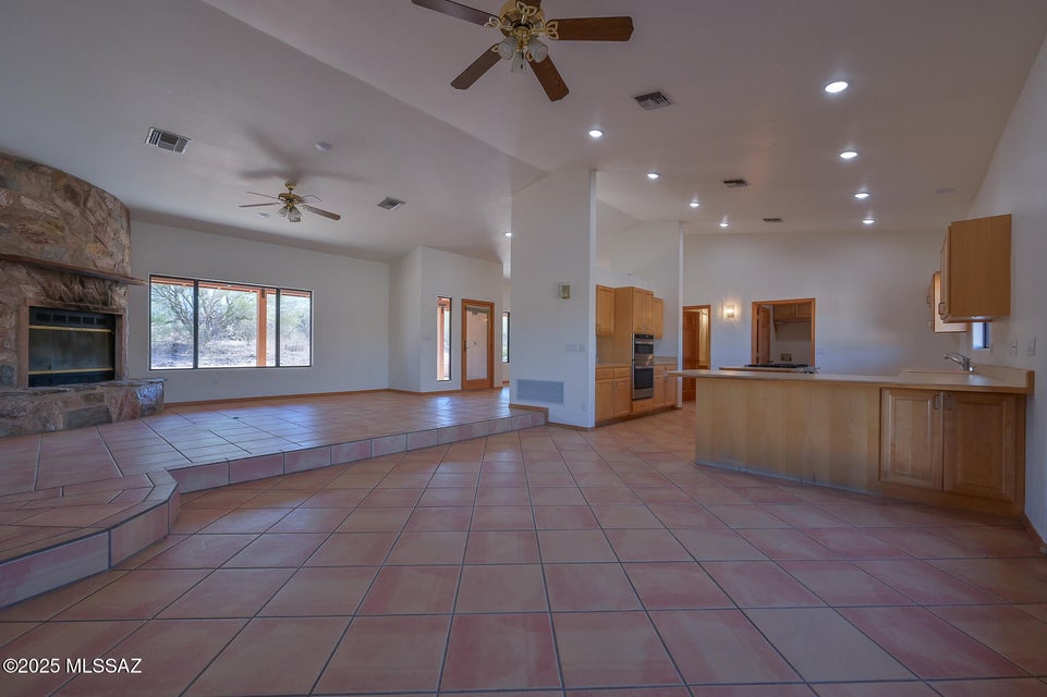 Tucson, Arizona, 85747, United States, 4 Bedrooms Bedrooms, ,4 BathroomsBathrooms,Residential,For Sale,1978909