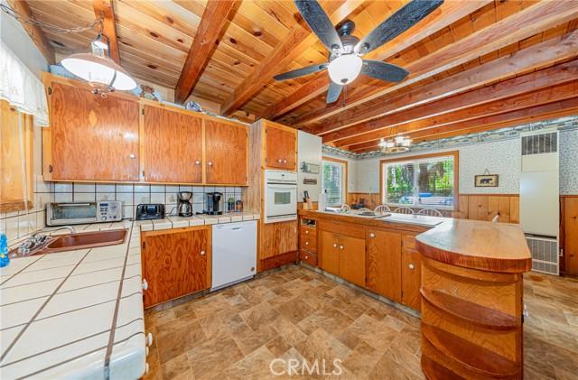 Yosemite, California, 95389, United States, 5 Bedrooms Bedrooms, ,4 BathroomsBathrooms,Residential,For Sale,1981132