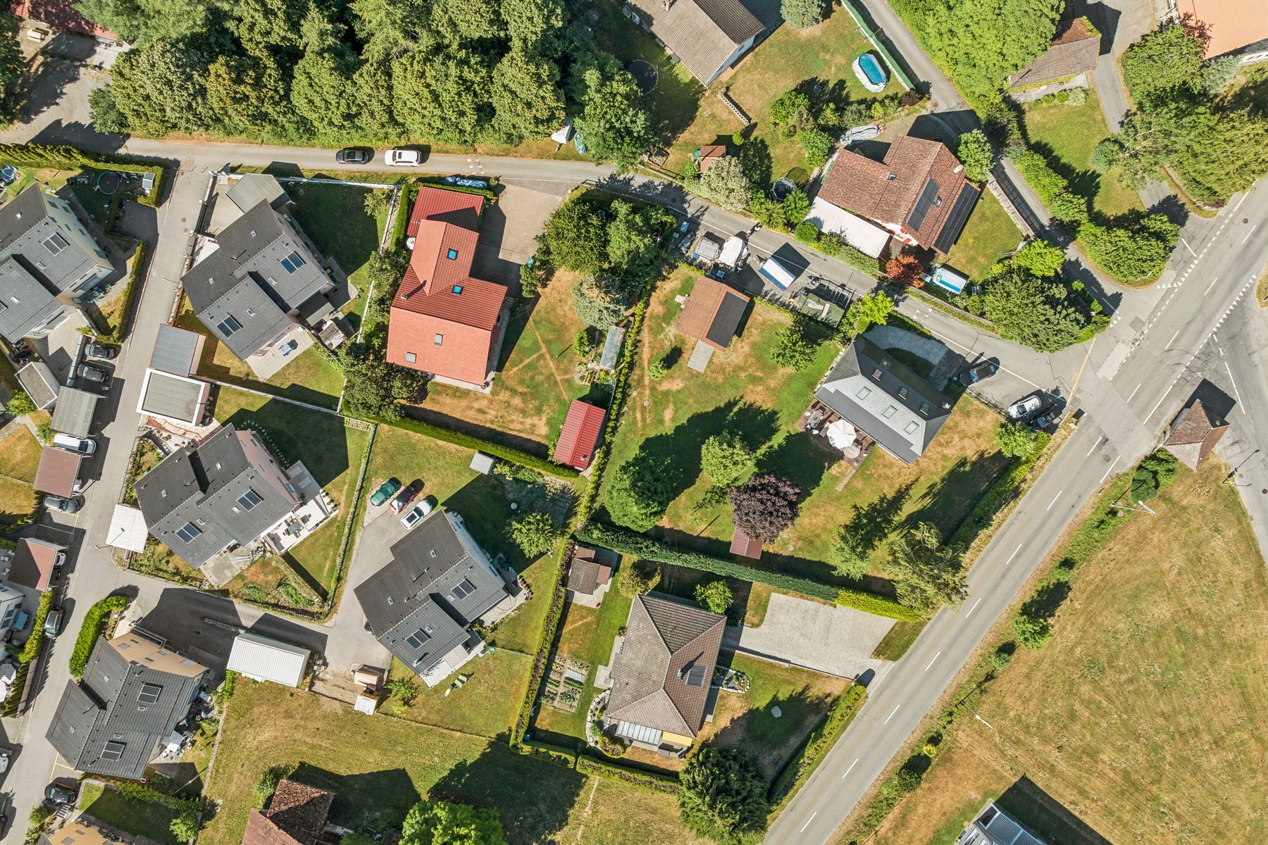  Detached villa on a 2,915 m² lot, with significant solar energy generation and i - 物件實景